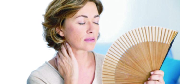 10 Sintomi in menopausa: impara i rimedi naturali prima dei 40 anni